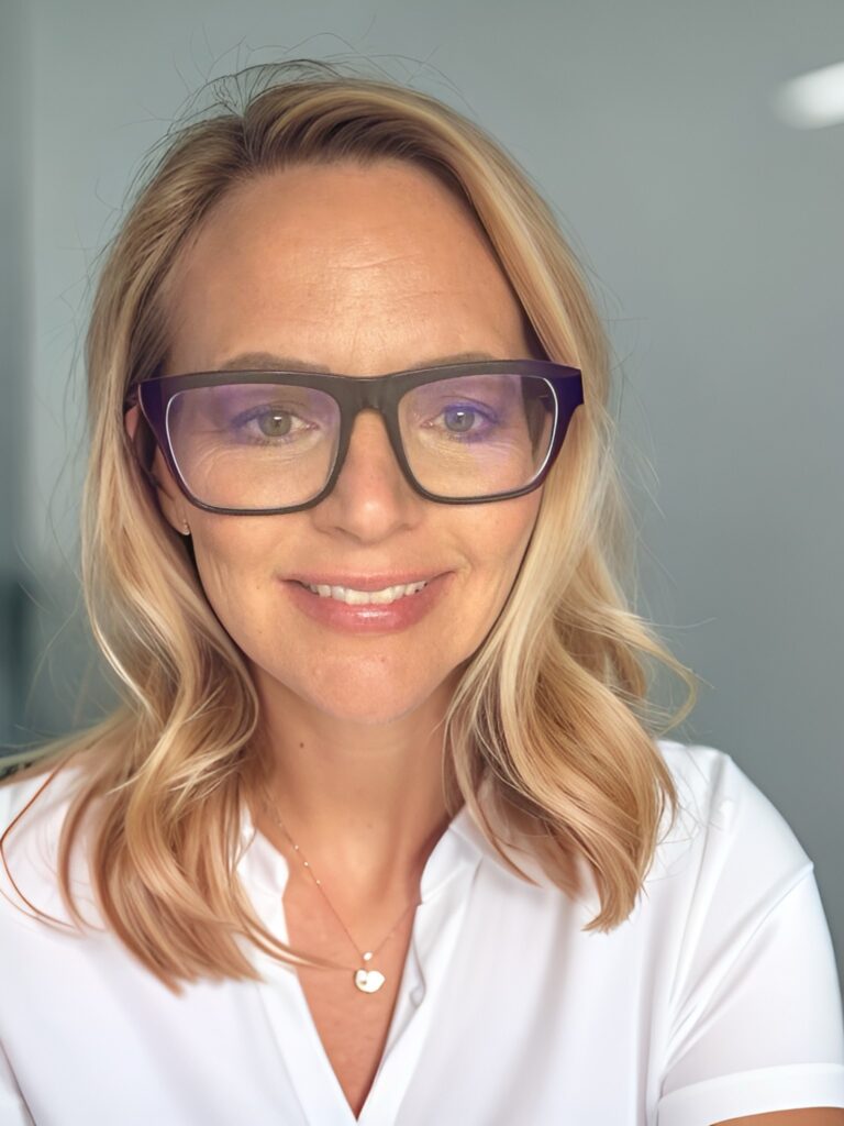 Becy Jones HeadShot